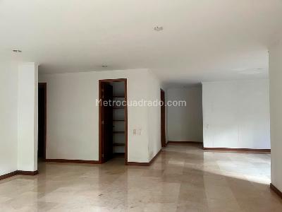 Apartamento de 3 alcobas en venta en El Poblado, Medellín, 170 m² · foto 4 de 20