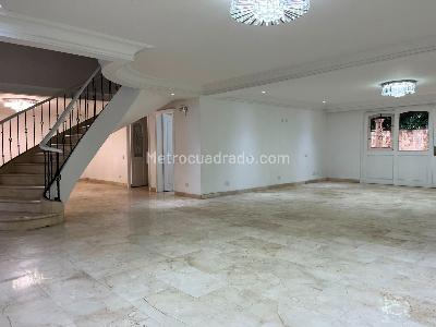 Casa en arriendo en El Poblado, Medellín · foto 3 de 20