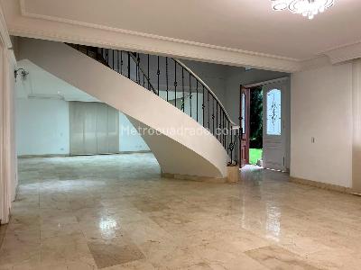 Casa en arriendo en El Poblado, Medellín · foto 4 de 20