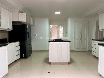 Casa en arriendo en El Poblado, Medellín · foto 6 de 20