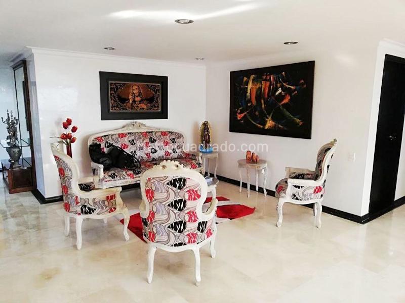 Spacious 4BR House in El Poblado - 6