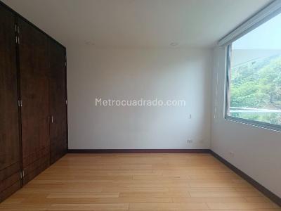 Apartamento de 4 alcobas en venta en El Poblado, Medellín, 220 m² · foto 15 de 19