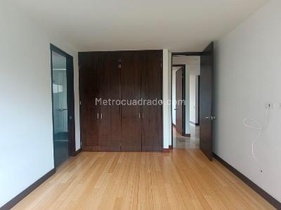Apartamento de 4 alcobas en venta en El Poblado, Medellín, 220 m² · foto 9 de 19