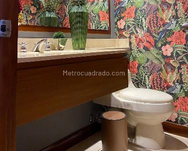 Apartamento de 3 alcobas en venta en El Poblado, Medellín, 210 m² · foto 14 de 17