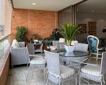 Apartamento de 3 alcobas en venta en El Poblado, Medellín, 210 m² · foto 17 de 17