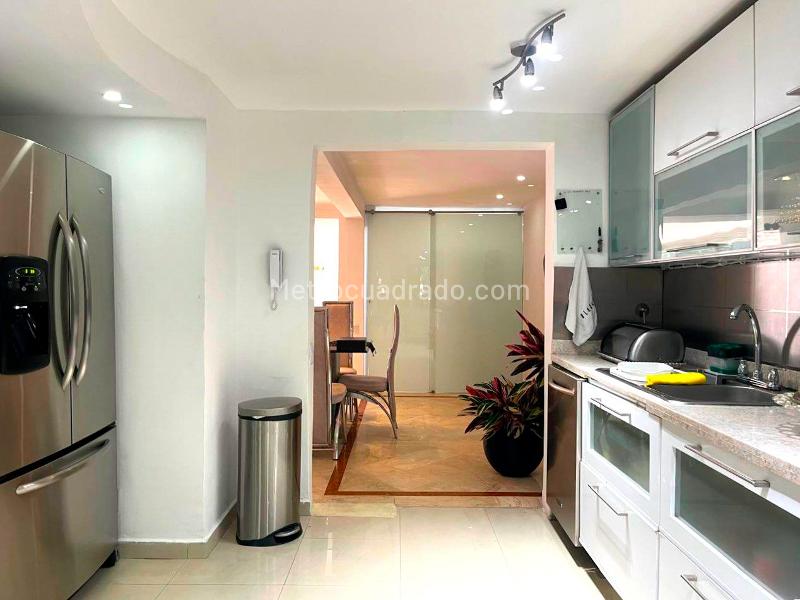 Casa Amoblada de 4 Alcobas con Piscina Privada en El Poblado - 7