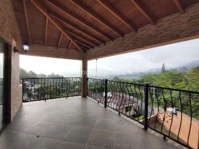 Casa de 5 alcobas en arriendo en Envigado, Envigado, 350 m² · foto 17 de 17