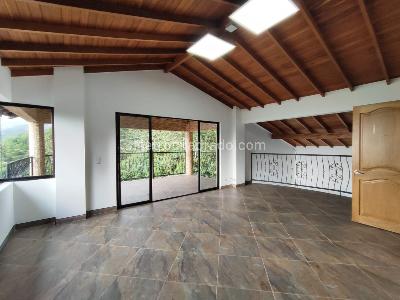Casa de 5 alcobas en venta en Envigado, Envigado, 350 m² · foto 5 de 17