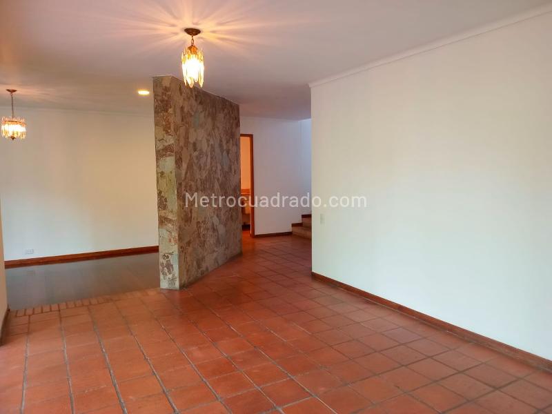 Casa de 4 Alcobas en Arriendo en Unidad Cerrada en El Poblado - 3