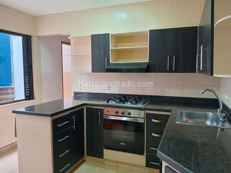 Casa de 4 Alcobas en Arriendo en Unidad Cerrada en El Poblado - 5