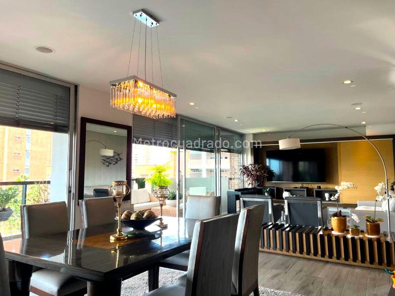 Luxury 3BR Apartment with Pool in El Poblado - 3