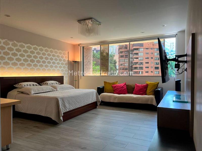 Luxury 3BR Apartment with Pool in El Poblado - 9