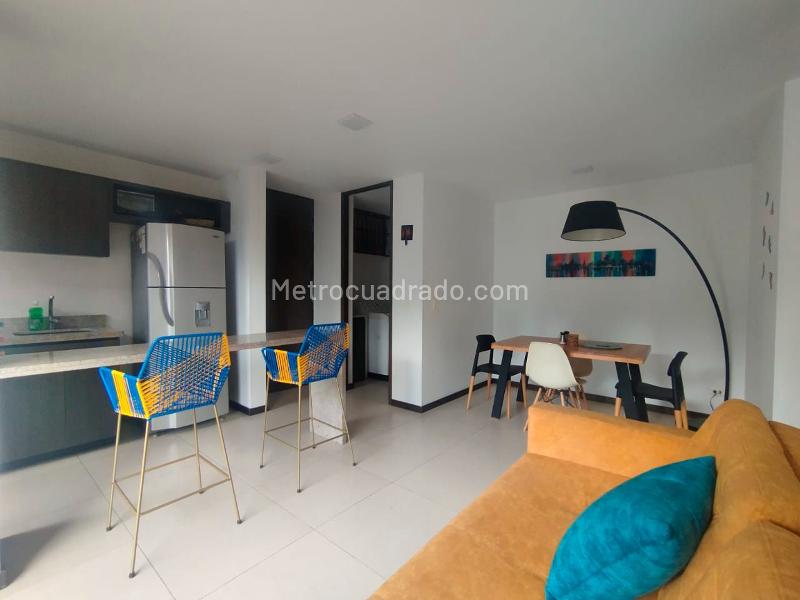 2BR Apartment in El Poblado with Balcony & Covered Parking - 4