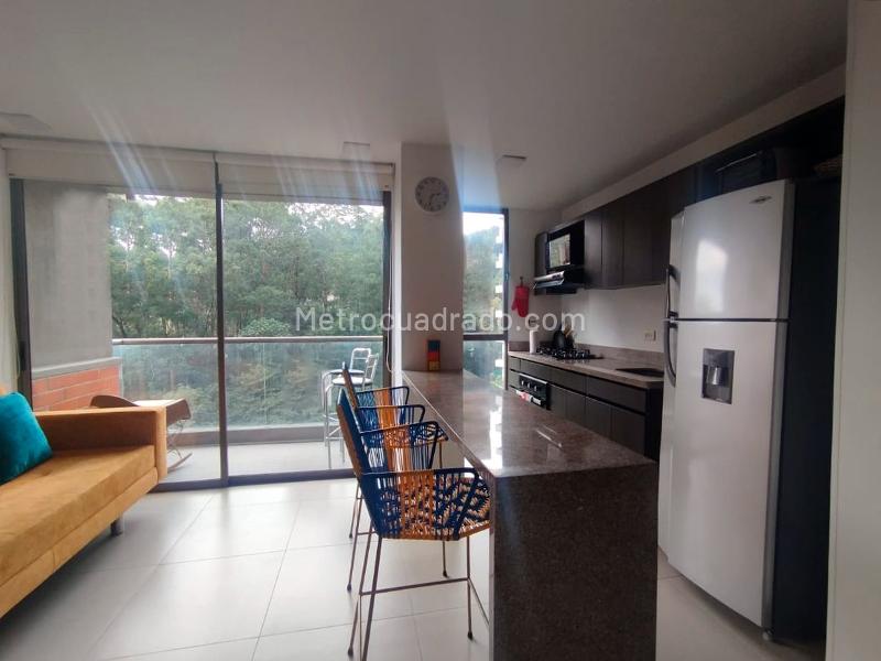 2BR Apartment in El Poblado with Balcony & Covered Parking - 6