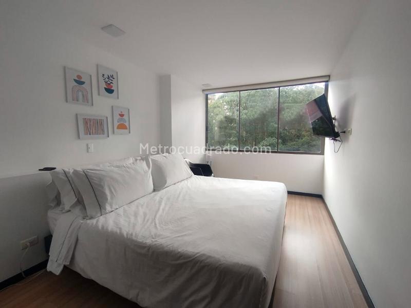 2BR Apartment in El Poblado with Balcony & Covered Parking - 7