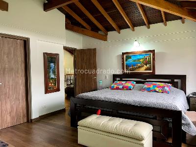Casa de 3 alcobas en venta en Envigado, Envigado, 325 m² · foto 16 de 20