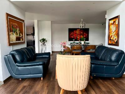 Casa de 3 alcobas en venta en Envigado, Envigado, 325 m² · foto 2 de 20
