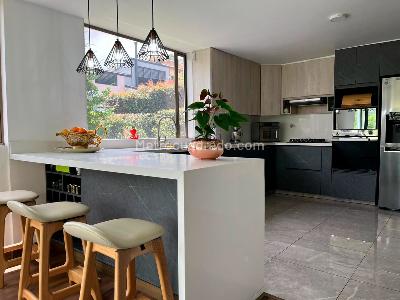 Casa de 3 alcobas en venta en Envigado, Envigado, 325 m² · foto 7 de 20