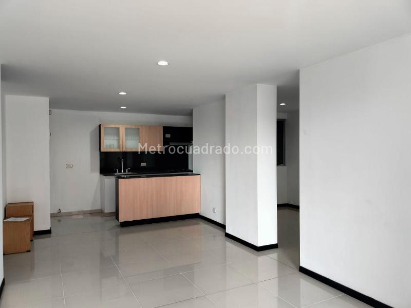 3BR Apartment for Rent in El Poblado with Gym & Pool - 4