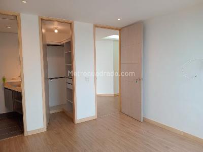 Apartamento de 3 alcobas en venta en El Poblado, Medellín, 219 m² · foto 14 de 20