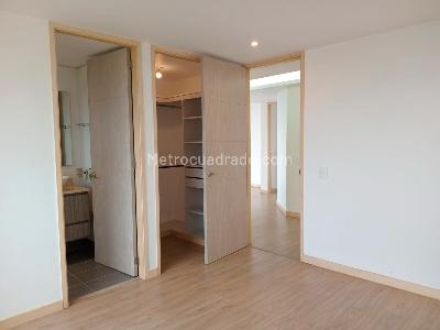 Apartamento de 3 alcobas en venta en El Poblado, Medellín, 219 m² · foto 16 de 20