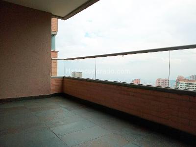 Apartamento de 3 alcobas en venta en El Poblado, Medellín, 219 m² · foto 20 de 20