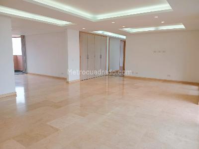 Apartamento de 3 alcobas en venta en El Poblado, Medellín, 219 m² · foto 7 de 20
