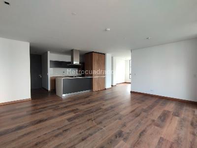 Apartamento de 2 alcobas en venta en El Poblado, Medellín, 120 m² · foto 3 de 16