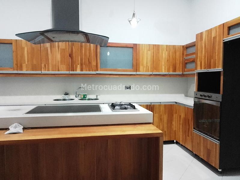 Spacious 4BR House with Pool in El Poblado - 4