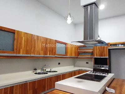 Casa en arriendo en El Poblado, Medellín · foto 5 de 19