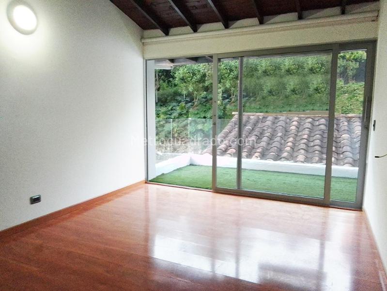 Spacious 4BR House with Pool in El Poblado - 6