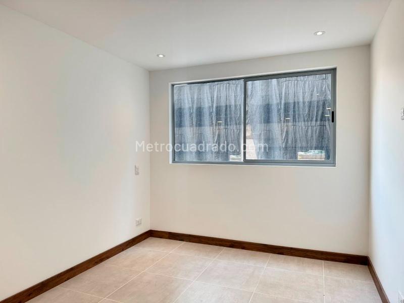 1BR Apartment with Pool and Gym in El Poblado - 8