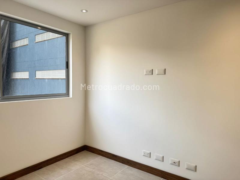 1BR Apartment with Pool and Gym in El Poblado - 9
