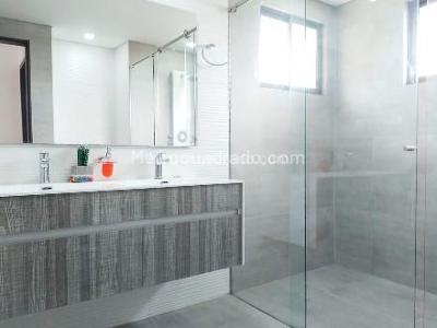 Casa en arriendo en El Poblado, Medellín · foto 14 de 16