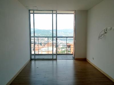 Apartamento de 3 alcobas en venta en El Poblado, Medellín, 219 m² · foto 10 de 19
