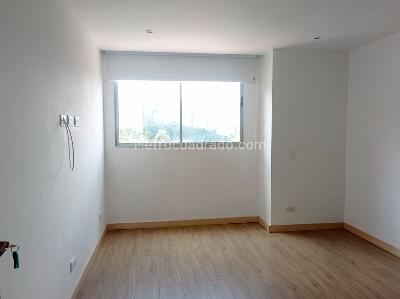Apartamento de 3 alcobas en venta en El Poblado, Medellín, 219 m² · foto 17 de 19