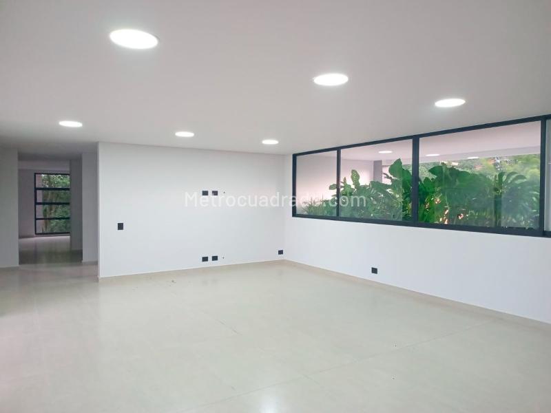 Modern 3BR Apartment with Gym in El Poblado - 3