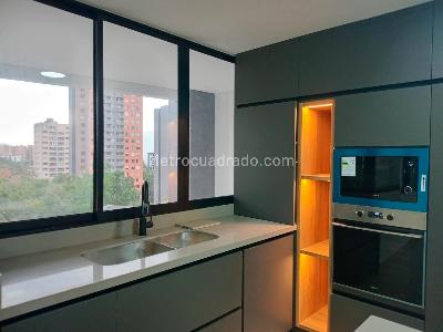 Apartamento en arriendo en El Poblado, Medellín · foto 7 de 19