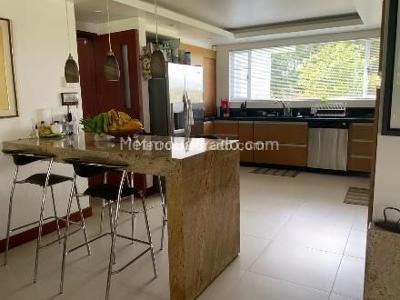 Casa de 3 alcobas en venta en Rionegro, Rionegro, 386 m² · foto 5 de 17