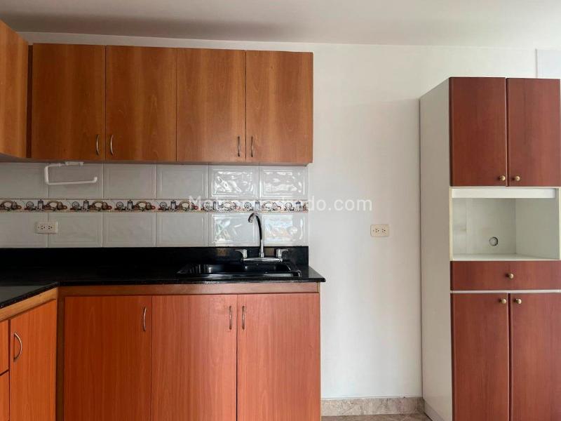 3BR Apartment with Balcony in El Poblado - 6