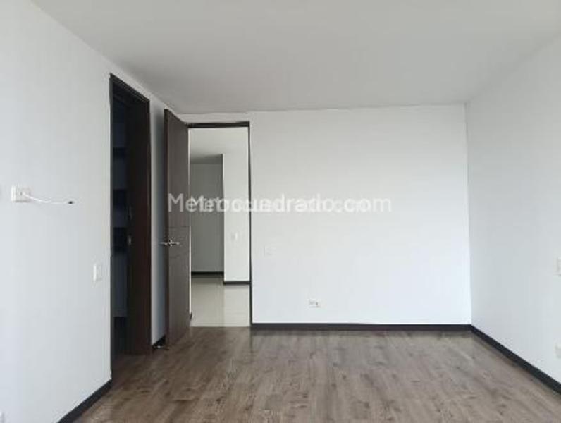 Apartamento con Estilo de 3 Alcobas Cerca de Servicios en El Poblado - 8