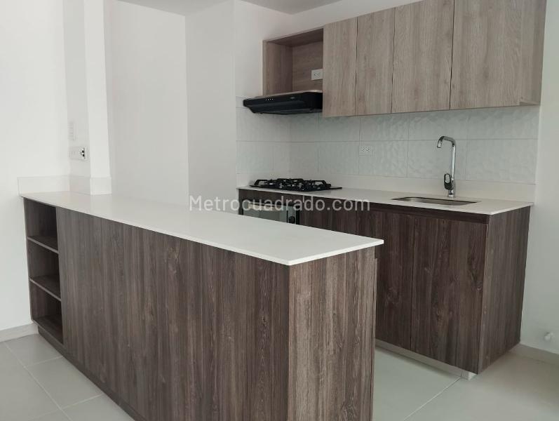 Apartamento de 3 Alcobas con Balcón y Piscina en El Poblado - 6