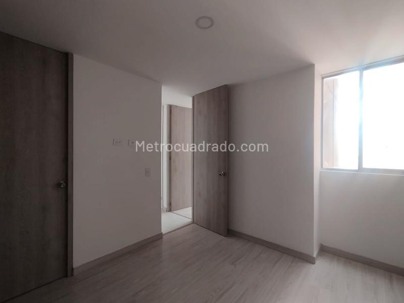 Apartamento de 3 Alcobas con Balcón y Piscina en El Poblado - 7