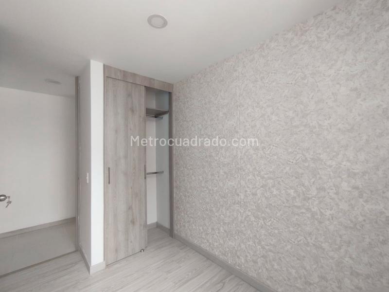 Apartamento de 3 Alcobas con Balcón y Piscina en El Poblado - 9