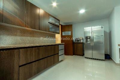 Casa de 3 alcobas en venta en Envigado, Envigado, 330 m² · foto 4 de 20