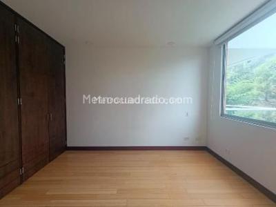 Apartamento de 4 alcobas en venta en El Poblado, Medellín, 220 m² · foto 15 de 19