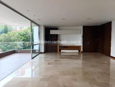 Apartamento de 4 alcobas en venta en El Poblado, Medellín, 220 m² · foto 2 de 19