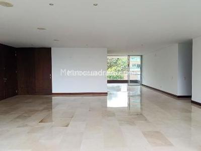 Apartamento de 4 alcobas en venta en El Poblado, Medellín, 220 m² · foto 4 de 19