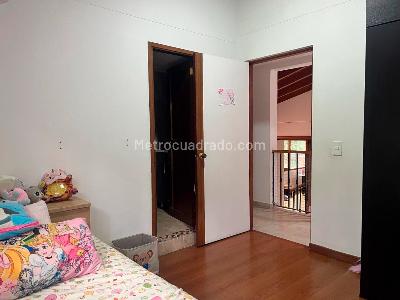 Casa de 4 alcobas en venta en El Poblado, Medellín, 280 m² · foto 13 de 18
