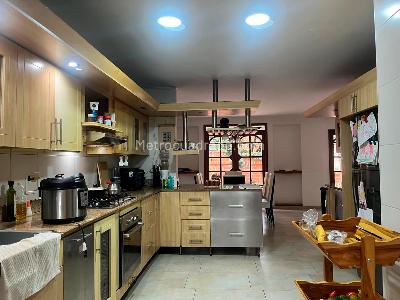 Casa de 4 alcobas en venta en El Poblado, Medellín, 280 m² · foto 4 de 18